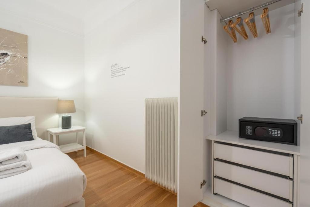 Vibrant Urban Getaway: Modern 1-Bedroom Near Bars, Parks, And Metro Athen Eksteriør bilde